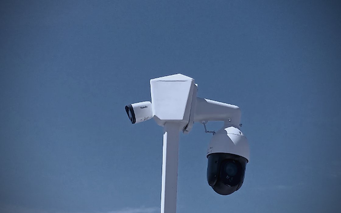 Direk üzerinde Tiandy bullet kamera ve motorize speed dome ikilisi